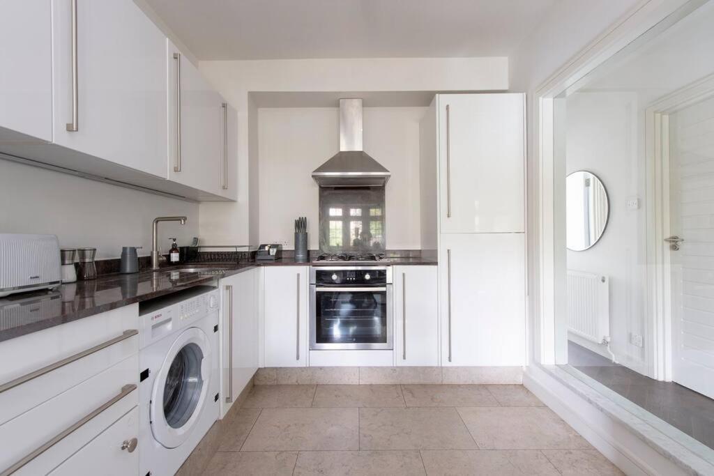 2 Bedroom Modern Urban Sanctuary 1Cc - Cherrydeal Londres Exterior foto
