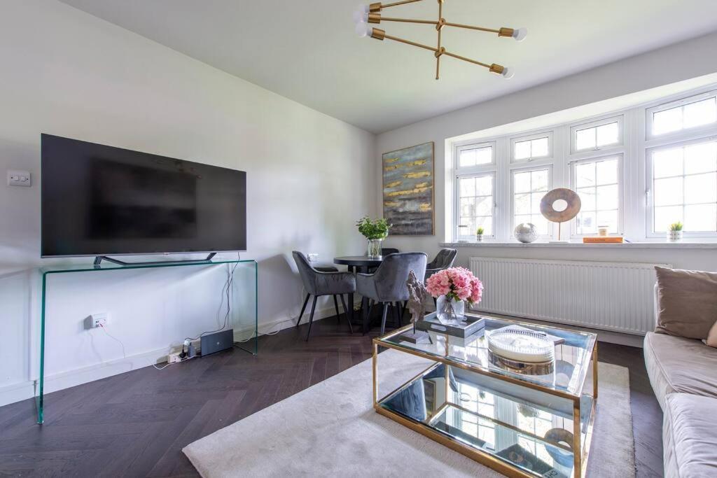 2 Bedroom Modern Urban Sanctuary 1Cc - Cherrydeal Londres Exterior foto