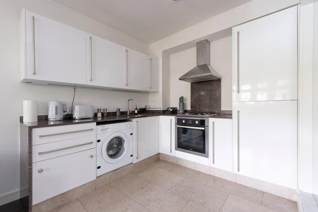 2 Bedroom Modern Urban Sanctuary 1Cc - Cherrydeal Londres Exterior foto